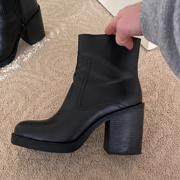 Black H&M boots size 8 - Picture 2 of 3